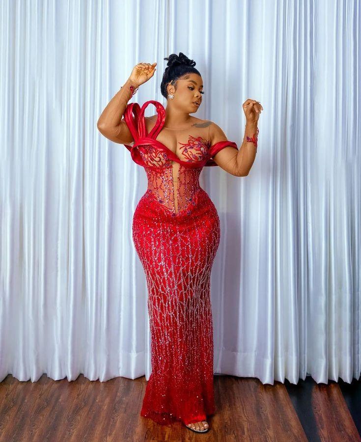 Embrace your curves with stunning corset owambe lace styles 